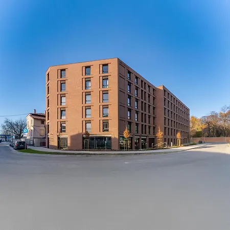 מלון דירות Studentspace 3*